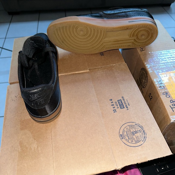 Nike Air Force One, size 9.5, only worn once. No box included, main image 5